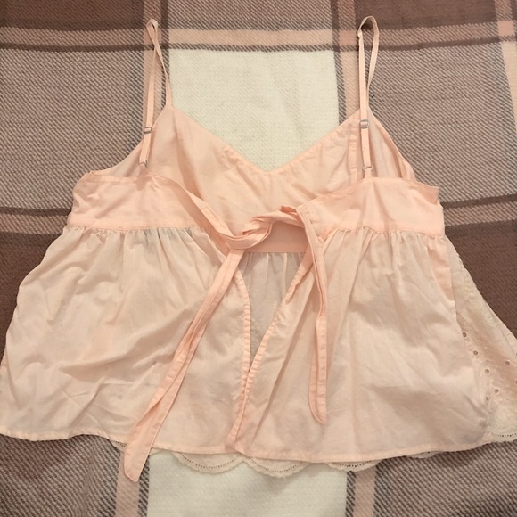 Abercrombie light pink lace embroidered top - Picture 2 of 3